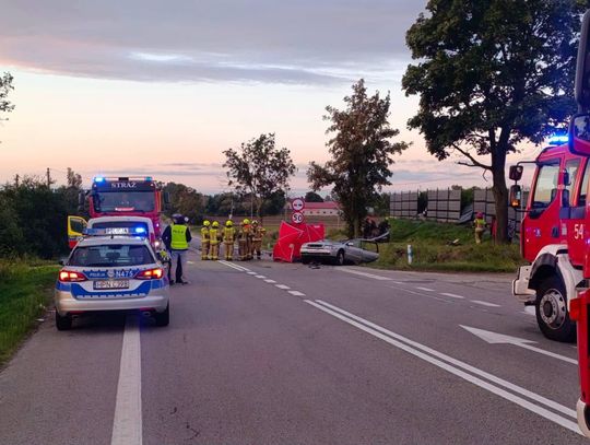 Tragiczny wypadek na DK91 w miejscowości Narkowy. Dwie osoby nie żyją, cztery zostały ranne