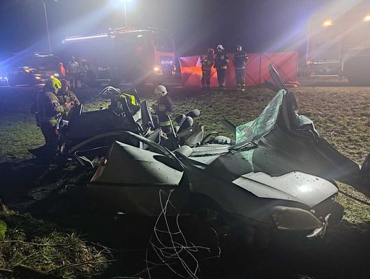 Tragiczny wypadek na ekspresówce. W wypadku zginęło troje młodych ludzi [FOTO]