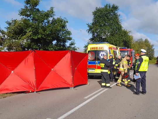 Tragiczny wypadek podczas wyprzedzania. Motocyklista zginął po uderzeniu w drzewo