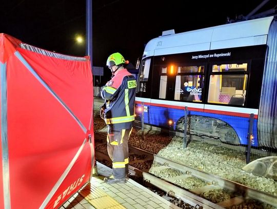 Tragiczny wypadek w Bydgoszczy. Tramwaj przejechał po mężczyźnie leżącym na torach
