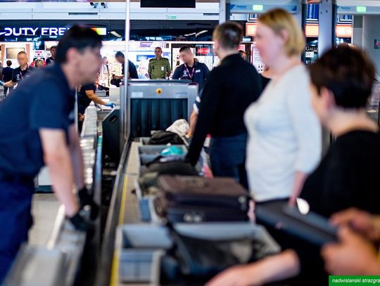 Transmitował na żywo kontrolę bezpieczeństwa na lotnisku. Streamer zapłaci 3000 złotych grzywny