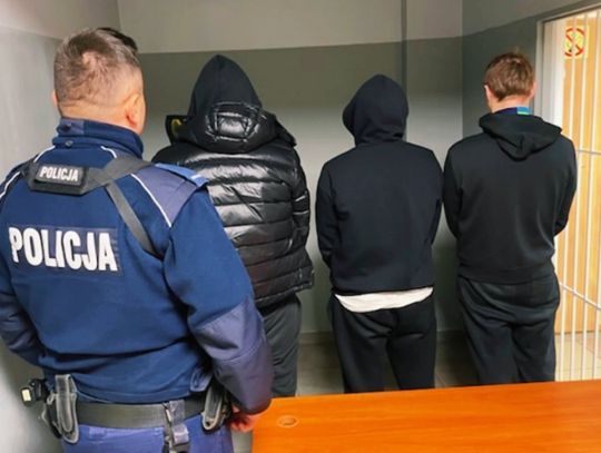 Trzej młodzi mężczyźni wpadli z narkotykami. Kilka godzin później policjanci zatrzymali kolejnego