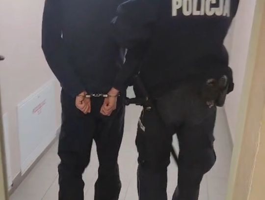 Trzej nastolatkowie brutalnie napadli na mężczyznę. Przewrócili go i kopali, żeby ukraść telefon