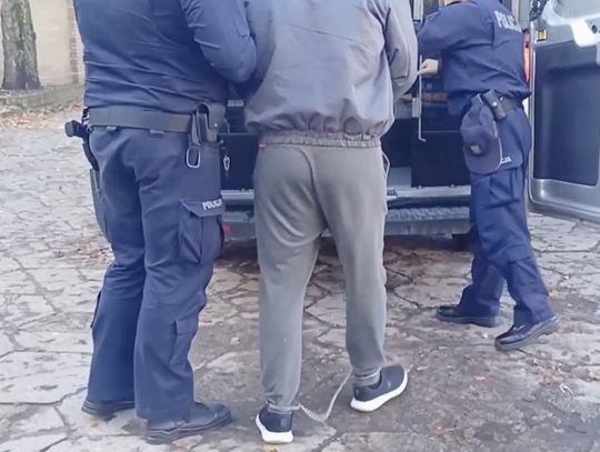 Trzej Rumuni zatrzymani za głośne włamanie do jubilera. Polka pomogła im zaplanować skok