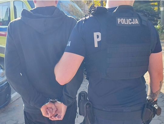 Trzy miesiące pisał z kobietą. Na spotkaniu pobili go i okradli, potem sam został zatrzymany