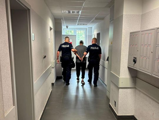 Trzy razy podpalał budynek, w którym przebywali ludzie. 22-latek trafił do aresztu