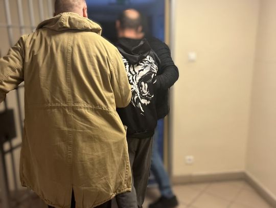 "Tygrys" schował się w oborze. Poszukiwany mężczyzna był pewien, że tam nie będą go szukać "Tygrys" schował się w oborze. Poszukiwany mężczyzna był pewien, że tam nie będą go szukać