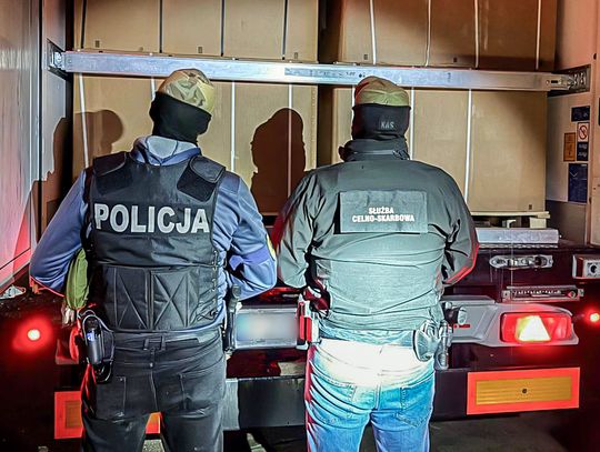 Tytoniowy magazyn wart miliony. Służby przejęły ponad 15 ton nielegalnego towaru