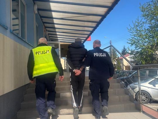 Uciekał BMW przed policją, a po zatrzymaniu... chwycił za piwo. Myślał, że oszuka system