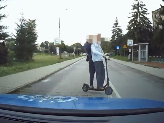 Uciekał na hulajnodze przed policją. Żeby zwiększyć szanse, w trakcie pościgu porzucił pasażerkę2