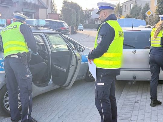 Uciekał przed policją, a w aucie miał „Biblię”. W środku zamiast psalmów - kokaina i mefedron