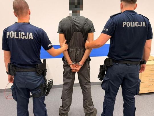 Uciekał przed policją, mając trzy sądowe zakazy. 21-latek zatrzymany na stacji paliw
