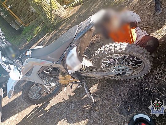 Uciekał przed policją motocyklem bez tablic. Pirat drogowy zatrzymany po pościgu