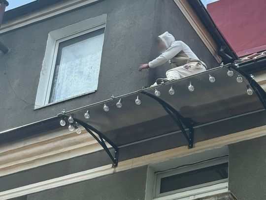 Uciekał przed policją na dach budynku. Poszukiwany spędzi najbliższy rok w więzieniu