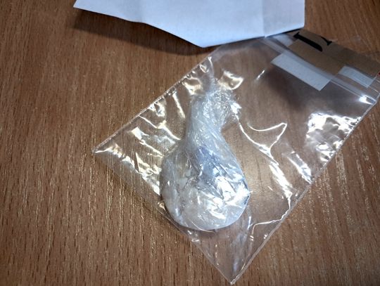 Uciekli po stłuczce, ale dalej kręcili się po miasteczku. Pijany kierowca chciał zwalić winę na kolegę