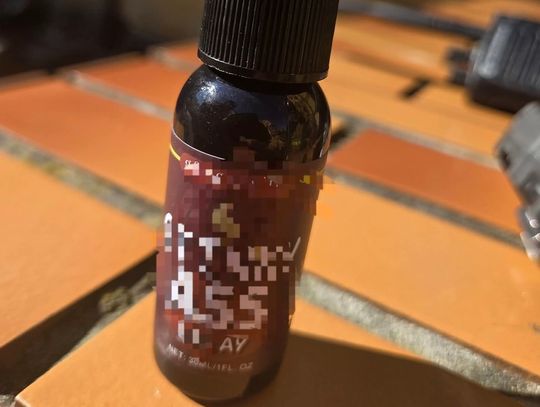 Uczeń rozpylił śmierdzącą substancję w szkole. Z budynku ewakuowano blisko 300 osób