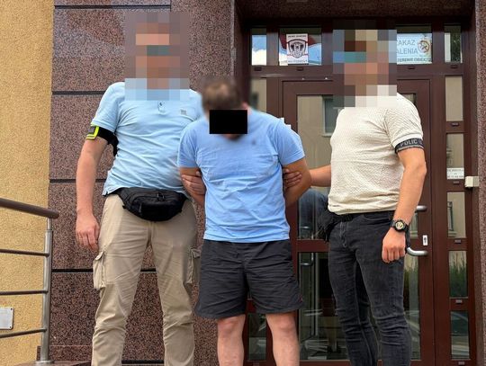 Udawał biznesmena i obiecywał wspólną przyszłość. Naciągnął kobietę na ponad 110 tysięcy złotych