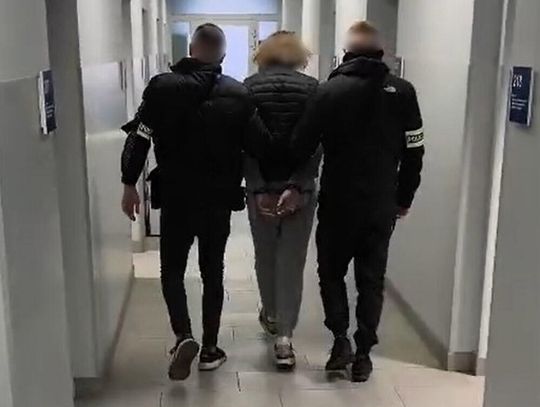 Udawał, że chce kupić drogi łańcuszek. Pracownica lombardu spryskana gazem Udawał, że chce kupić drogi łańcuszek. Pracownica lombardu spryskana gazem