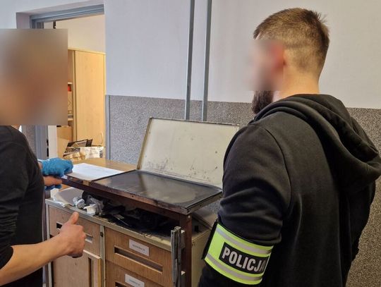 Uderzył ekspedientkę z pięści w twarz, bo nie podobała mu się obsługa. Może zostać deportowany