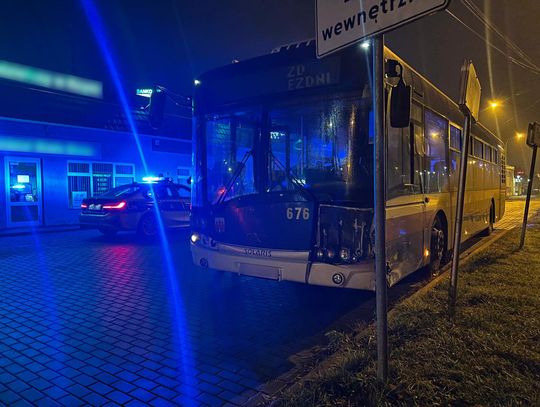 Ukradł autobus miejski i rozbijał się nim po mieście. Spowodował cztery kolizje i trafił do aresztu