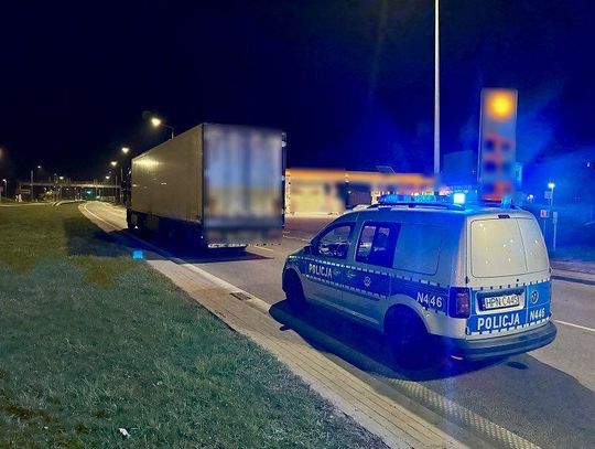 Ukradł ciężarówkę byłemu szefowi i uciekał przed policją. Złodziej zatrzymany po pościgu