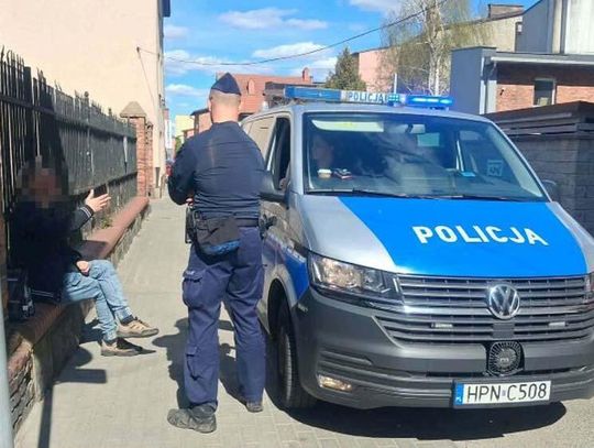 Ukradł karmę ze zbiórki dla zwierząt ze schroniska. Próbował uciec, ale został złapany