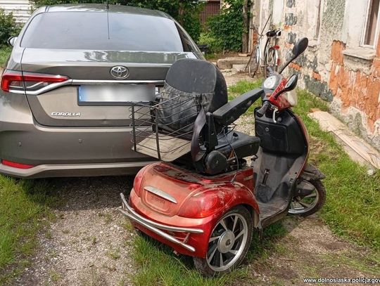 Ukradł niepełnosprawnej kobiecie skuter, dzięki któremu może się poruszać. Policja znalazła go u paserki