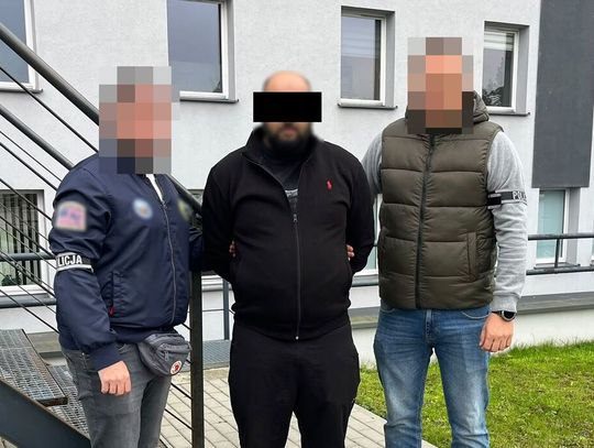 Ukradł pierścionki z brylantami i bransoletki ze szmaragdami. Rumun zatrzymany po trzech latach
