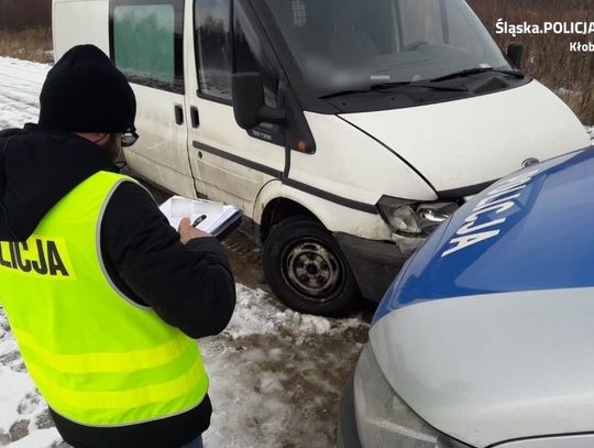 Ukradł samochód, ale podczas ucieczki wjechał w policyjny radiowóz. Mógł być naćpany