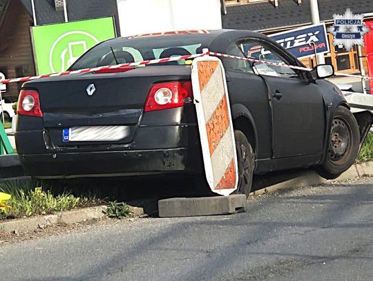 Ukradł tablice i rozbił się na ekspresówce. Czeski kierowca wpadł przez nieuwagę