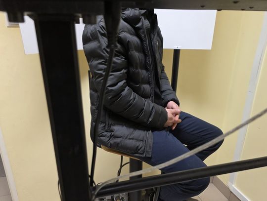 Ukradł telefon na imprezie, a potem żądał wypłaty okupu kodem blik. Policjanci zwinęli go pod bankomatem