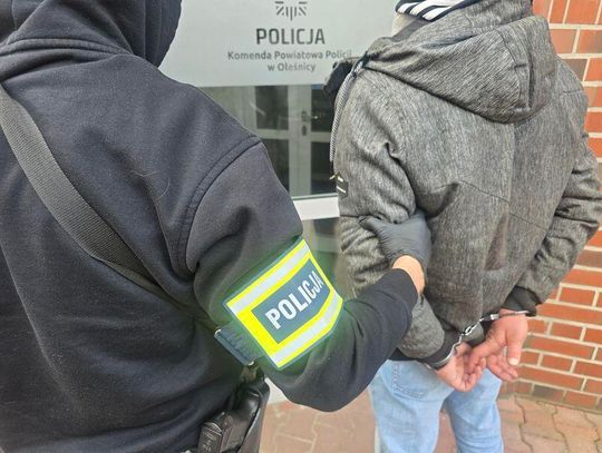 Ukradł z kościoła gitarę i rower, na którym pojechał prosto do lombardu