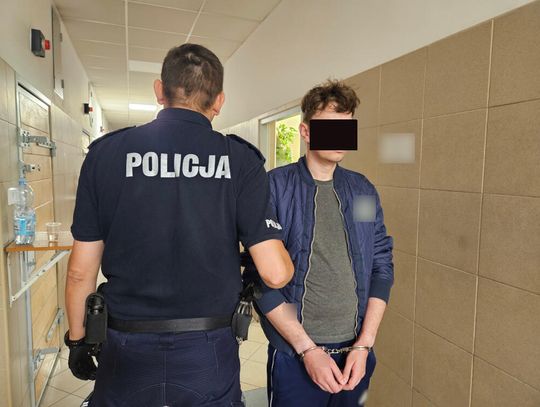 Ukradł ze sklepu dwa piwa i zaatakował właściciela. Kopnął go, a następnie ranił nożem w szyję