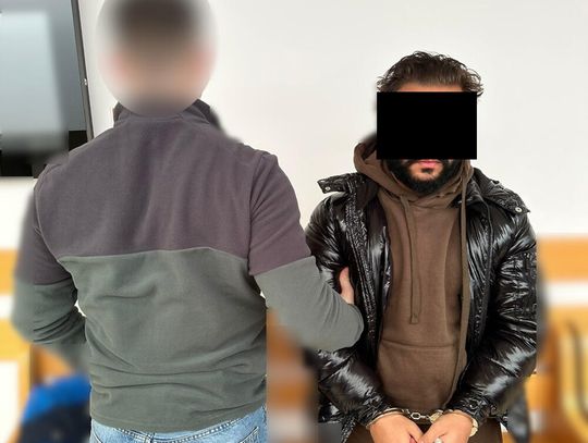 Ukradli 90 tysięcy i chcieli więcej. Zasadzka na oszustów w warszawskim kościele