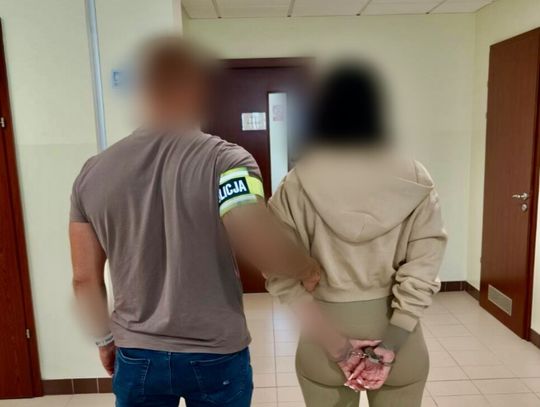 Ukradli włosy warte ponad milion złotych. Policjanci zatrzymali dwie kobiety i mężczyznę