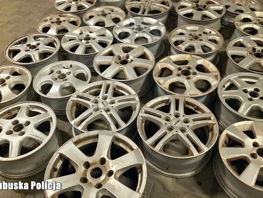 Ukradli z komisu około stu felg aluminiowych. Policjanci zatrzymali dwóch obywateli Ukrainy