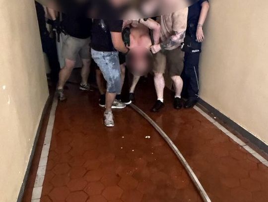 Ukrainiec stworzył instalację gazową, zabarykadował się w mieszkaniu i groził wysadzeniem bloku