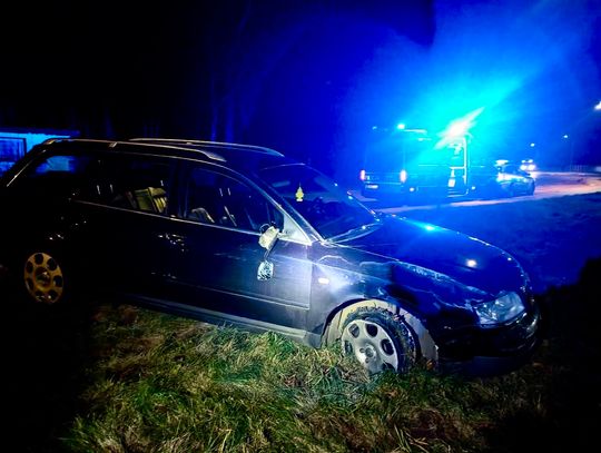 Ukrainiec z trzema promilami uciekał policji. Po kilku kilometrach rozbił audi na znaku drogowym