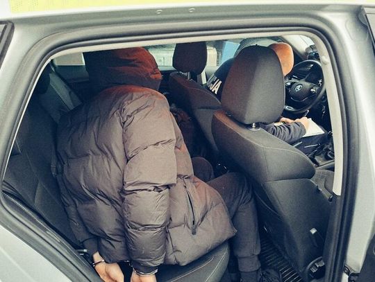 Ukraiński kierowca ciężarówki chciał przekupić policjantów. Wrzucił im 100 euro "na śniadanie"