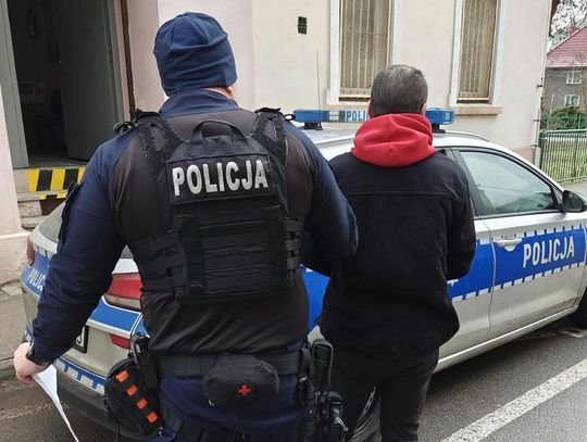 Ukrywał się przed wyrokiem za demoralizację dzieci. Policjanci odstawili 43-latka do aresztu