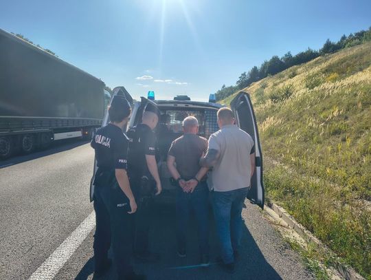 Ukrywał się przez 20 lat, bo miał do odsiedzenia rok za jazdę po pijaku. Trafił za kraty, gdy pojawił się w kraju