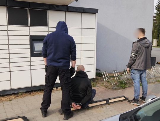 Ukrywał się w Holandii, ale wrócił dla swojej dziewczyny. Wpadł z narkotykami przy paczkomacie