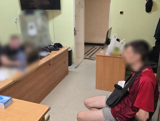 Umawiali się na randki, potem napadali. Kryminalni zatrzymali trzech mężczyzn i kobietę