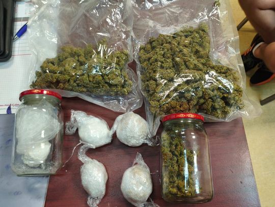 Urządził magazyn narkotyków w mieszkaniu partnerki. 25-latek twierdzi, że nie miała o tym pojęcia