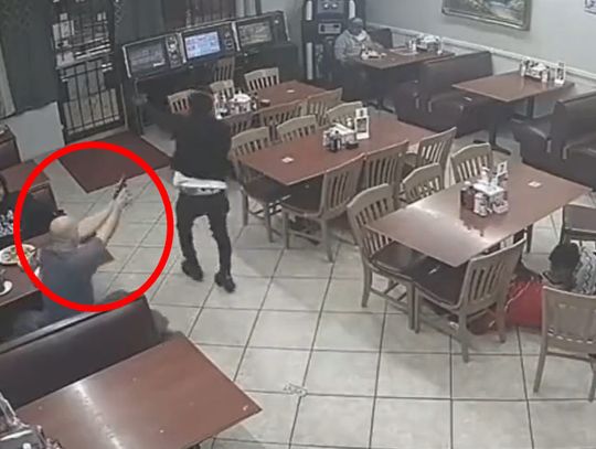 USA: Zamaskowany bandyta napadł na restaurację, zastrzelił go klient [WIDEO]