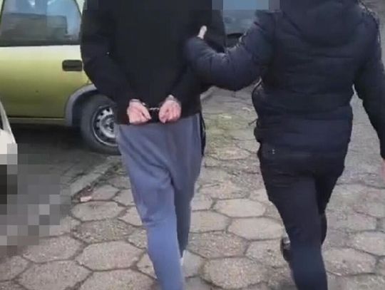 Uszkodził auto byłego szefa i groził mu pobiciem. Wystawił siebie i kumpla z narkotykami