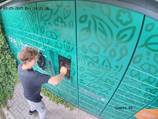 Uszkodził automat paczkowy uderzając z pięści w ekran. Policja poszukuje mężczyzny ze zdjęcia