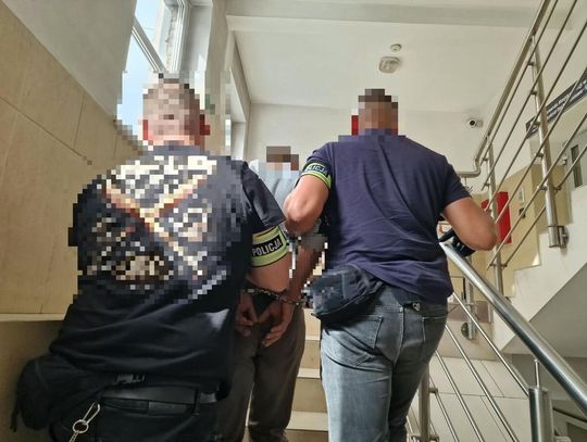 Uwięził parę 20-latków w opuszczonej hali. Żądał pieniędzy i narkotyków za wypuszczenie dziewczyny