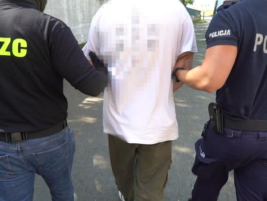 Uwodził nieletnie przez internet i zmuszał je do obrzydliwych czynów. CBZC zatrzymało 29-latka
