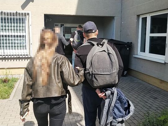 Uzależniony 43-latek odsprzedawał metadon innemu mężczyźnie. Wpadli na gorącym uczynku